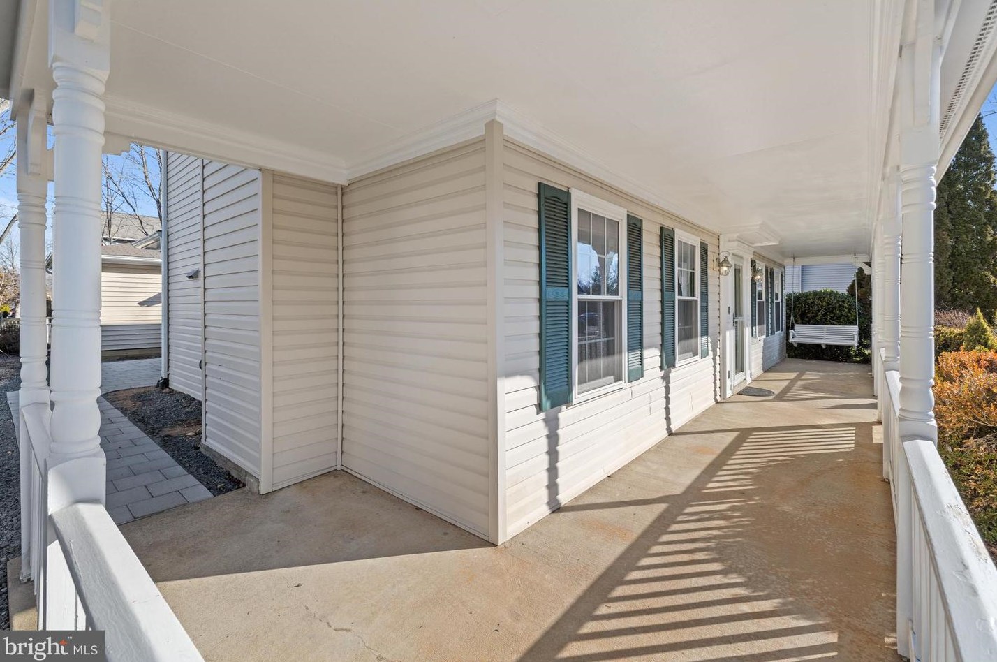 6078 Ponhill Dr, Woodbridge, VA 22193