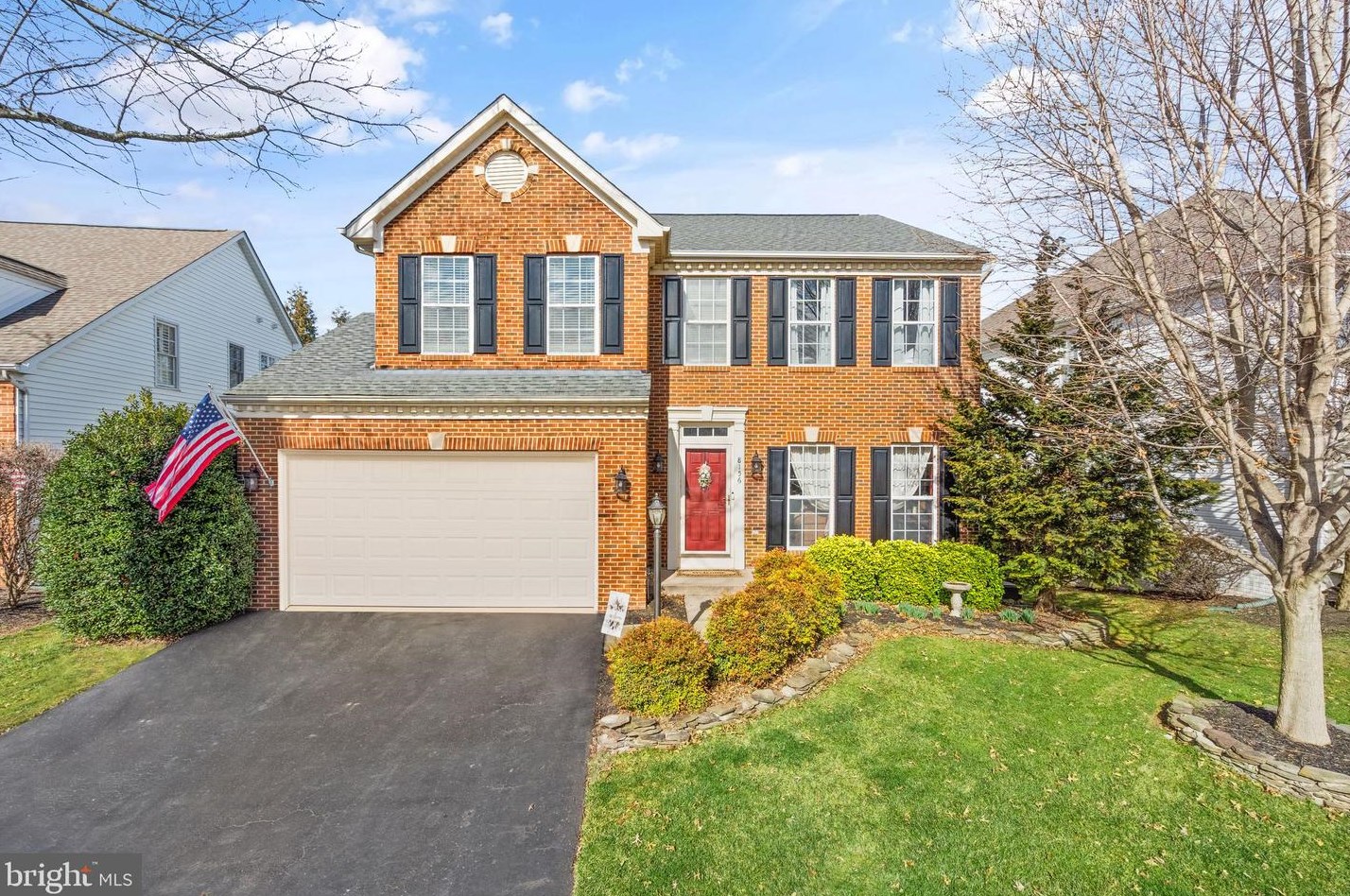 8156 Tillinghast Ln, Gainesville, VA 20155