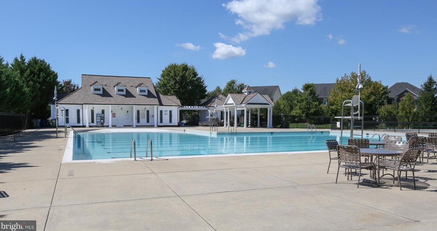 5800 Serengeti Ct, Haymarket VA  20169-3200 exterior