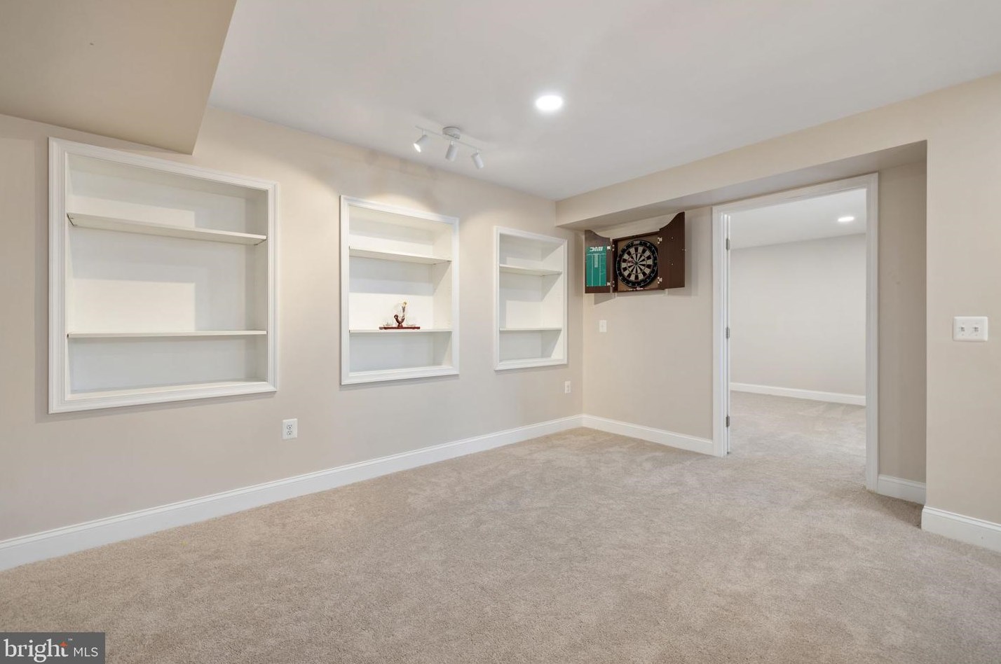 5800 Serengeti Ct, Haymarket VA  20169-3200 exterior