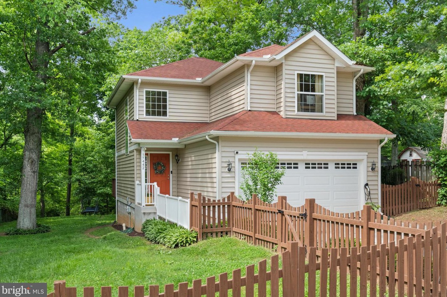 7442 Boundary Ave, Manassas, VA 20111-1536