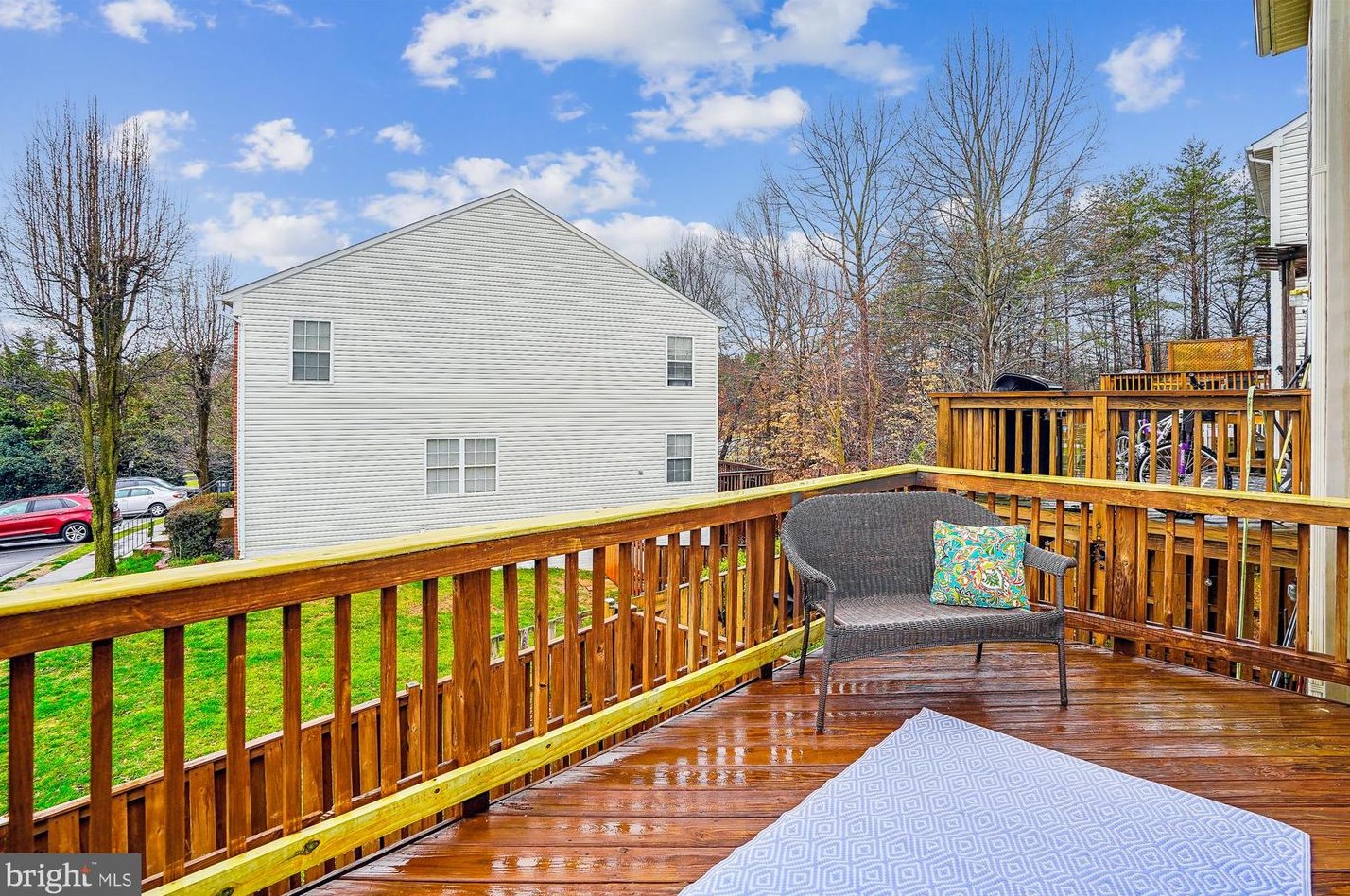 5013 Barnacle Pl, Dumfries VA  22025-1230 exterior