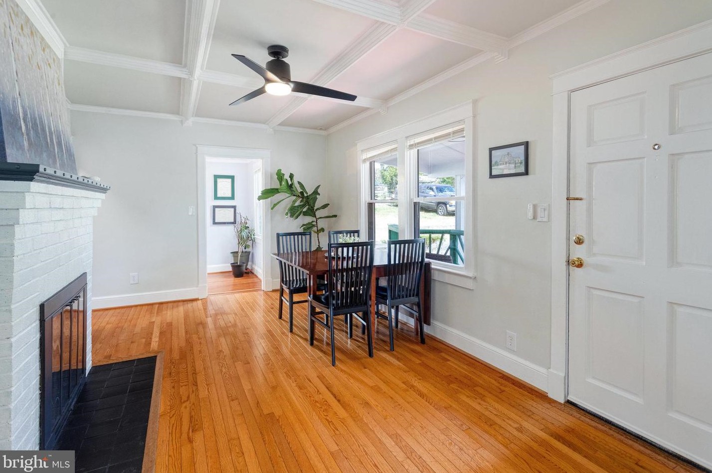 19310 Weaver Rd, Triangle VA  22172-2415 exterior