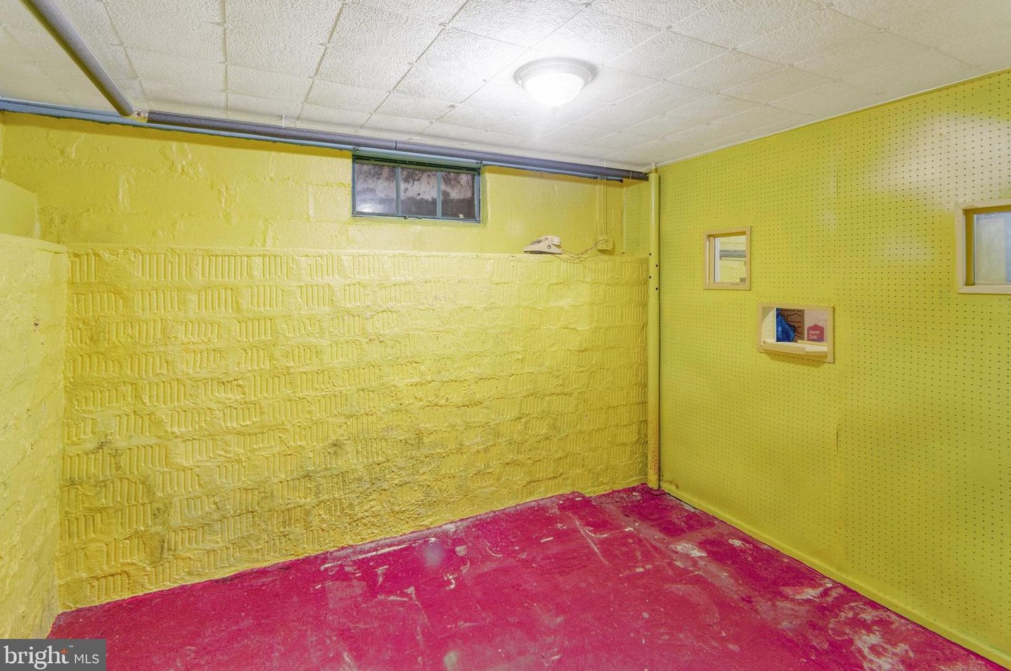 19310 Weaver Rd, Triangle VA  22172-2415 exterior