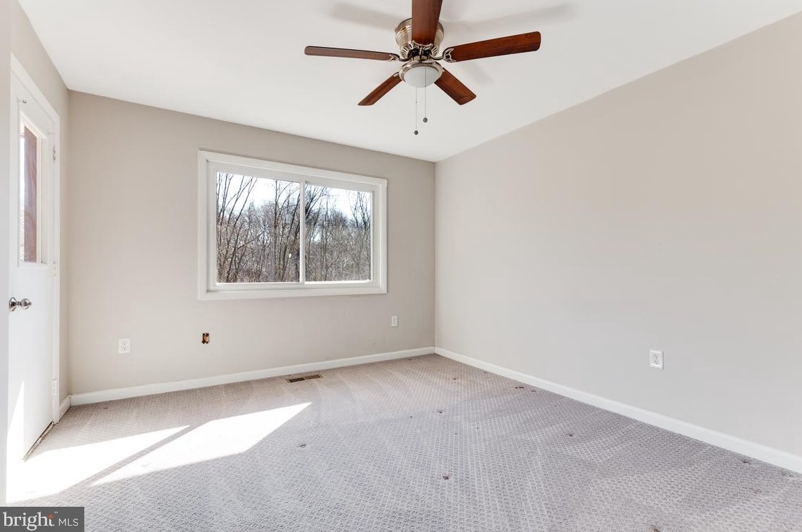 2691 Cristina Ct, Woodbridge VA  22192-3127 exterior