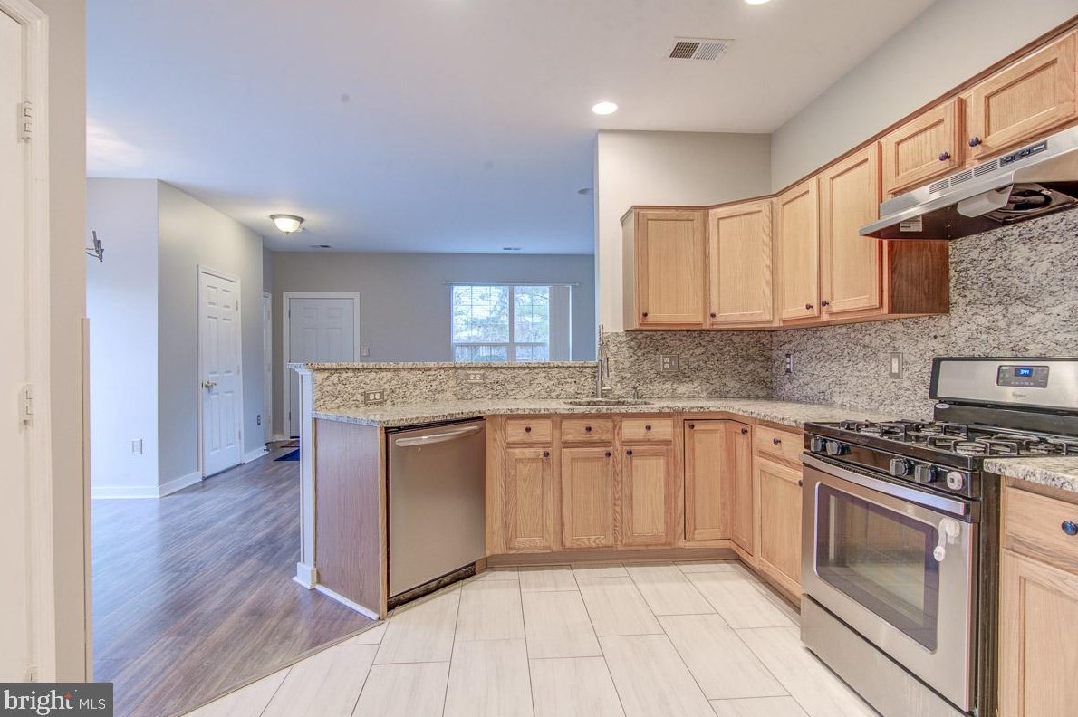 7700 Duneiden Ln, Manassas VA  20109-6494 exterior