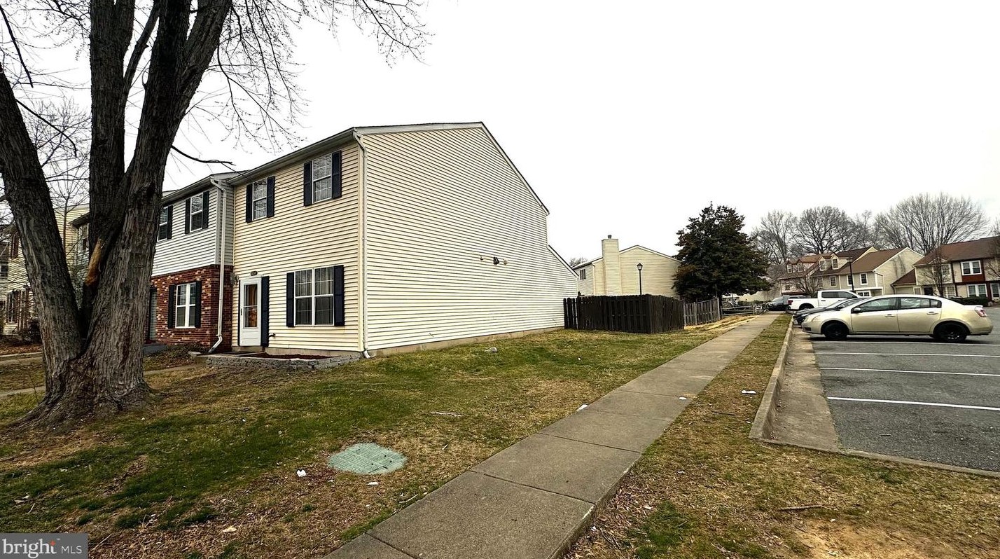 18050 Olde Port Ln, Triangle, VA 22172-1044