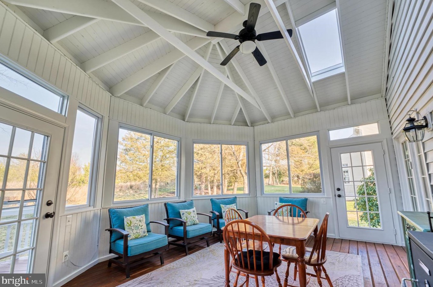 7827 Virginia Oaks Dr, Gainesville, VA 20155