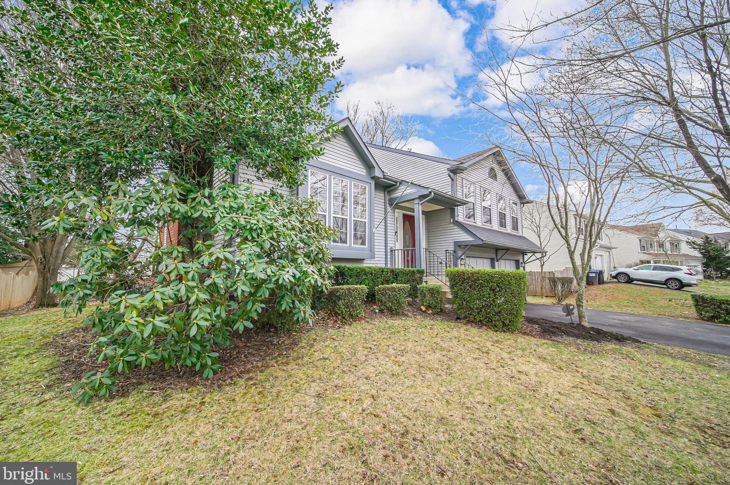 14701 Stratford Dr, Woodbridge, VA 22193