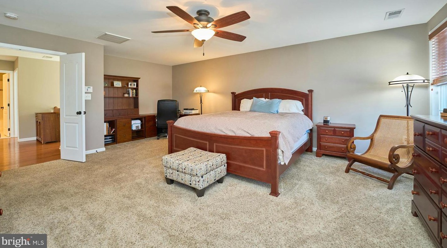 4638 Freedmen Ln, Haymarket VA  20169-8159 exterior