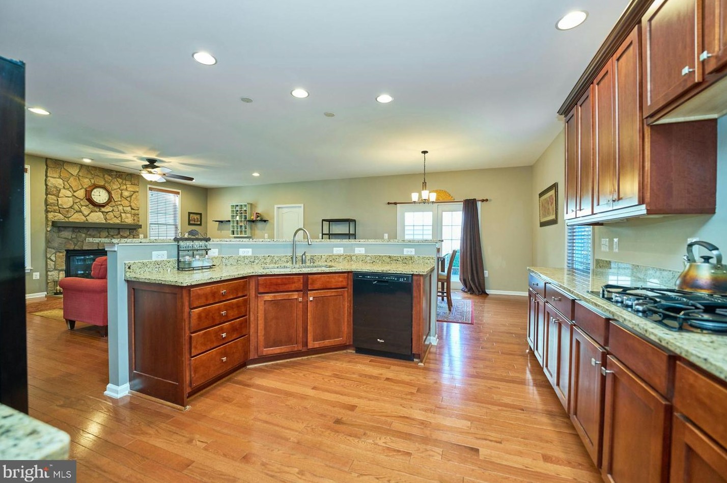 4638 Freedmen Ln, Haymarket VA  20169-8159 exterior