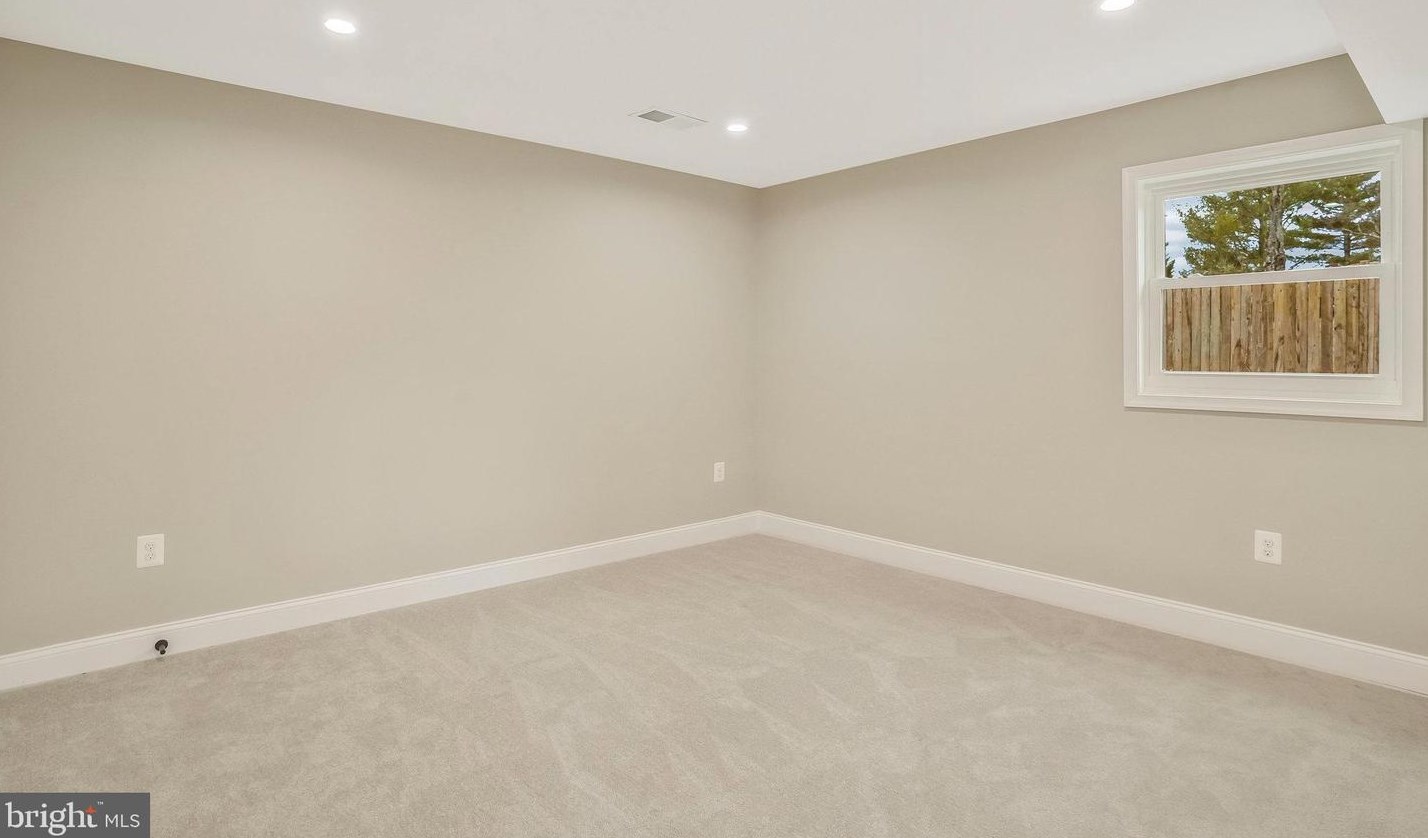 9607 Dublin Dr, Manassas VA  20109-3355 exterior