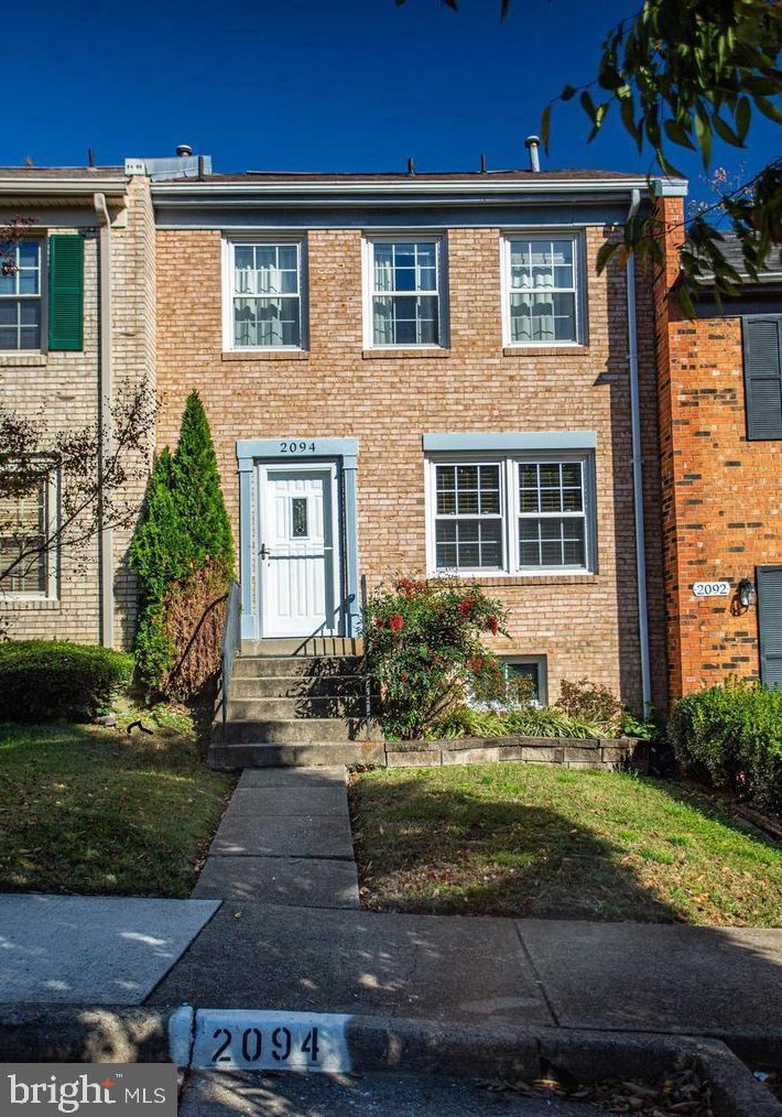 2094 Pilgrim Dr, Woodbridge, VA 22192