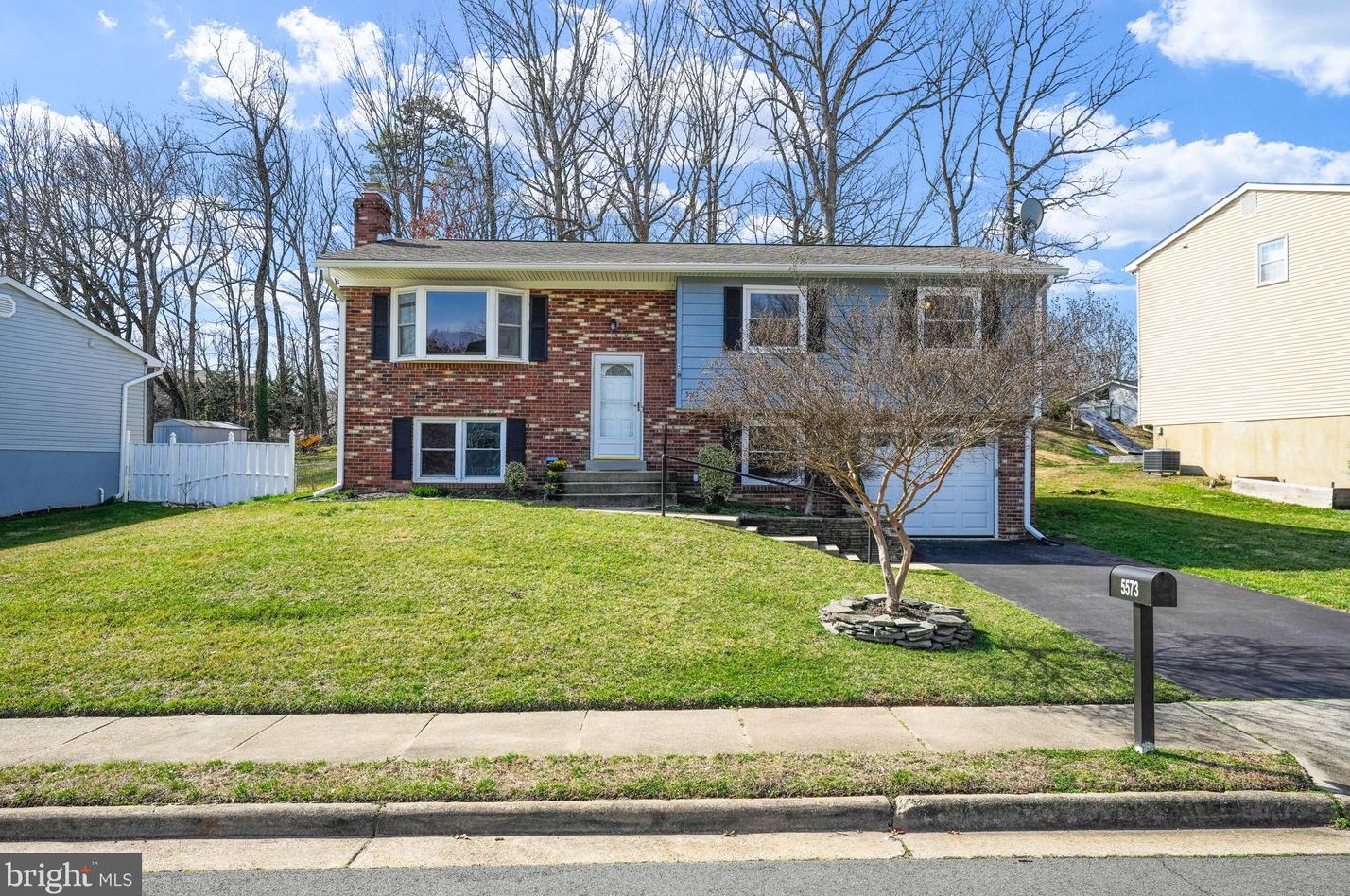 5573 Neddleton Ave, Woodbridge, VA 22193
