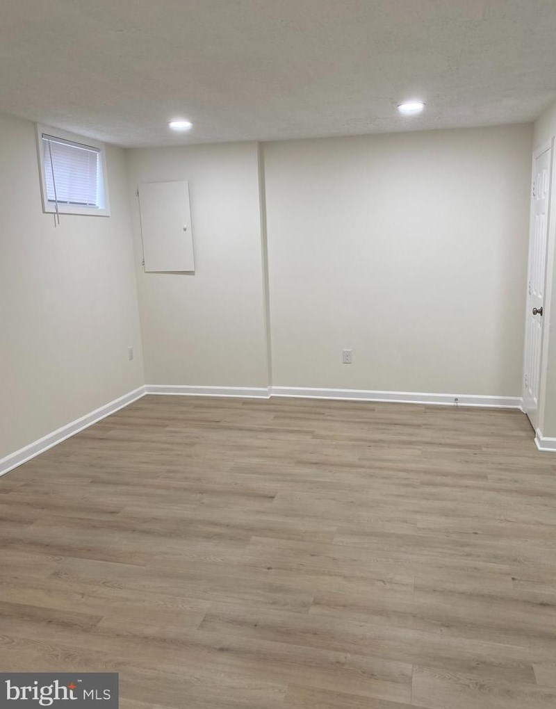 14453 Whisperwood Ct, Dumfries VA  22025-1133 exterior