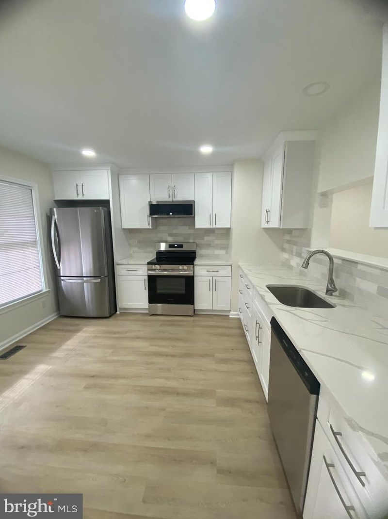 14453 Whisperwood Ct, Dumfries, VA 22025