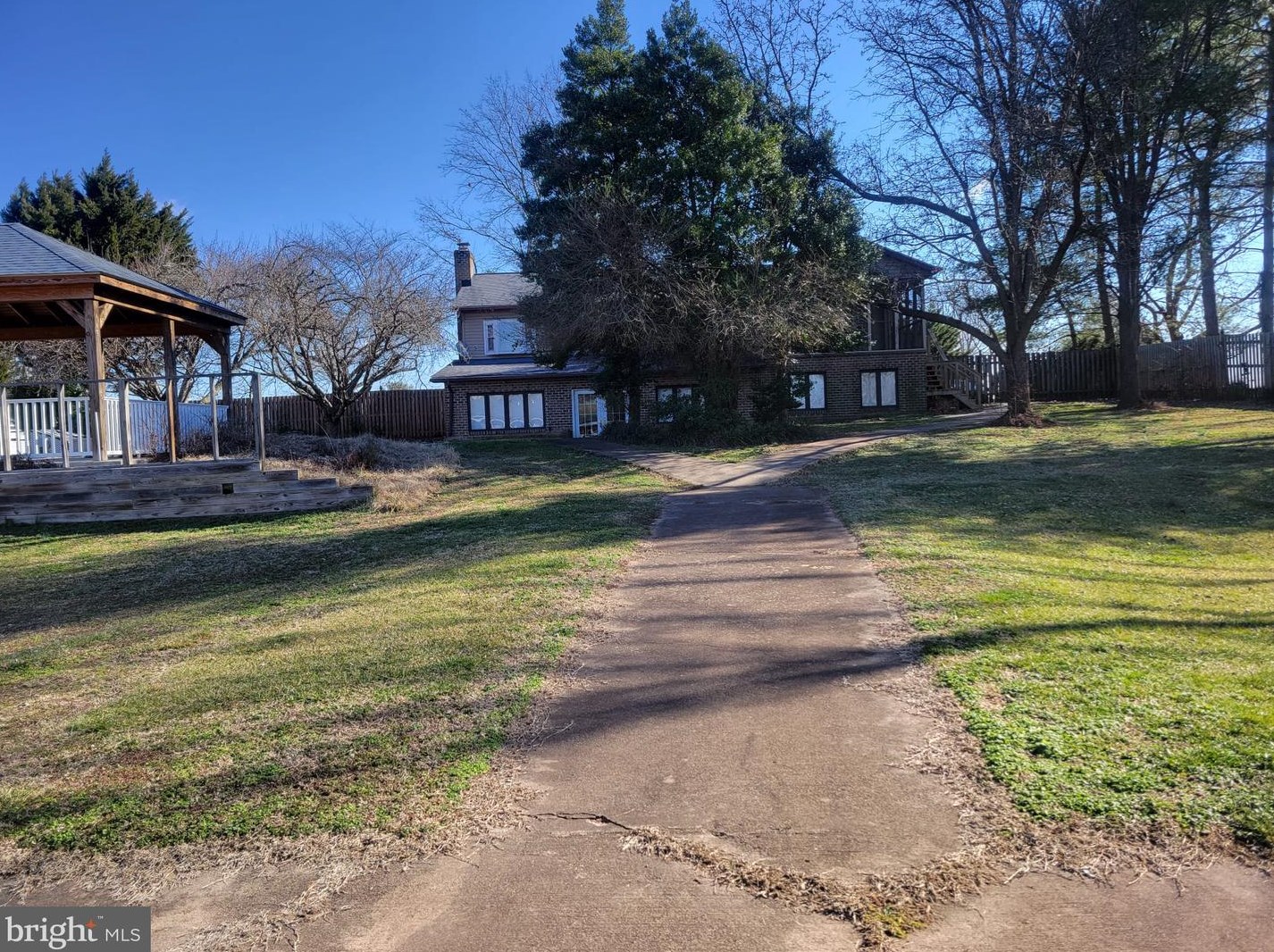 12000 Valley View Dr, Nokesville, VA 20181