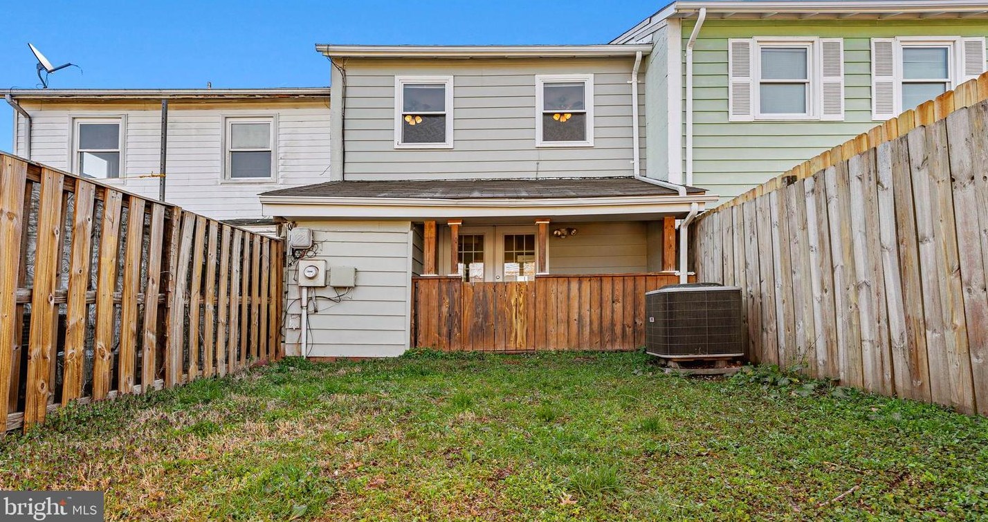 7622 Shelley Ln, Manassas VA 20111-1613 exterior