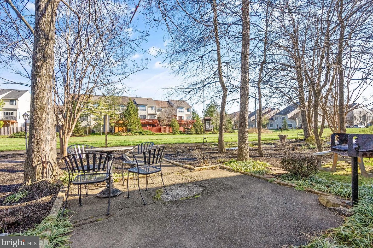 11205 Rienzi Pl, Manassas VA  20109-2749 exterior