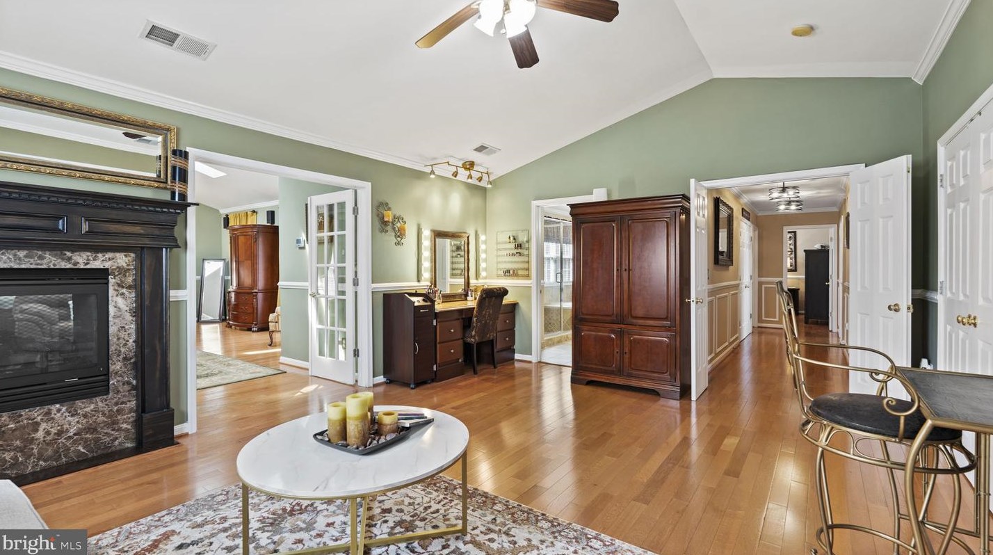 13332 Vista Forest Dr, Woodbridge VA  22192-4540 exterior