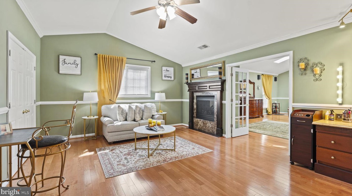 13332 Vista Forest Dr, Woodbridge VA  22192-4540 exterior