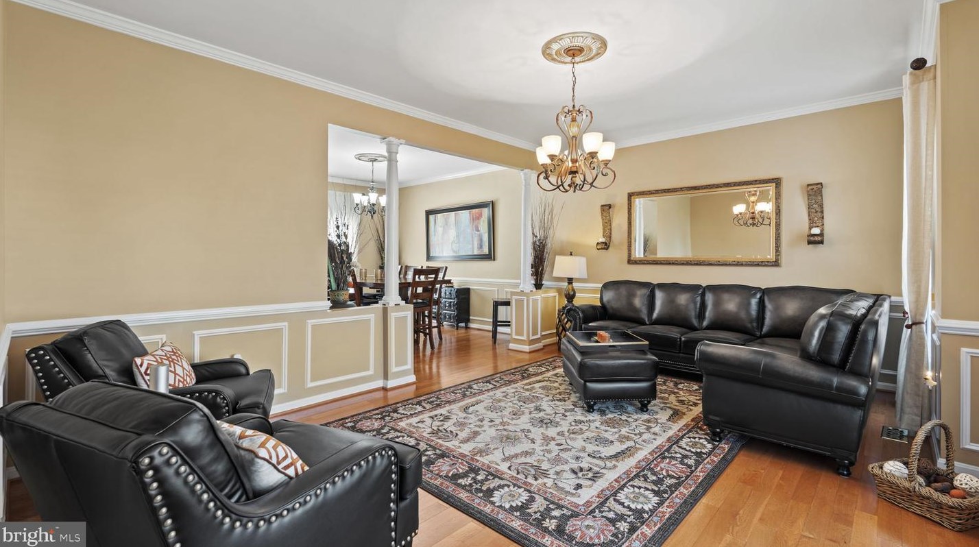 13332 Vista Forest Dr, Woodbridge VA  22192-4540 exterior