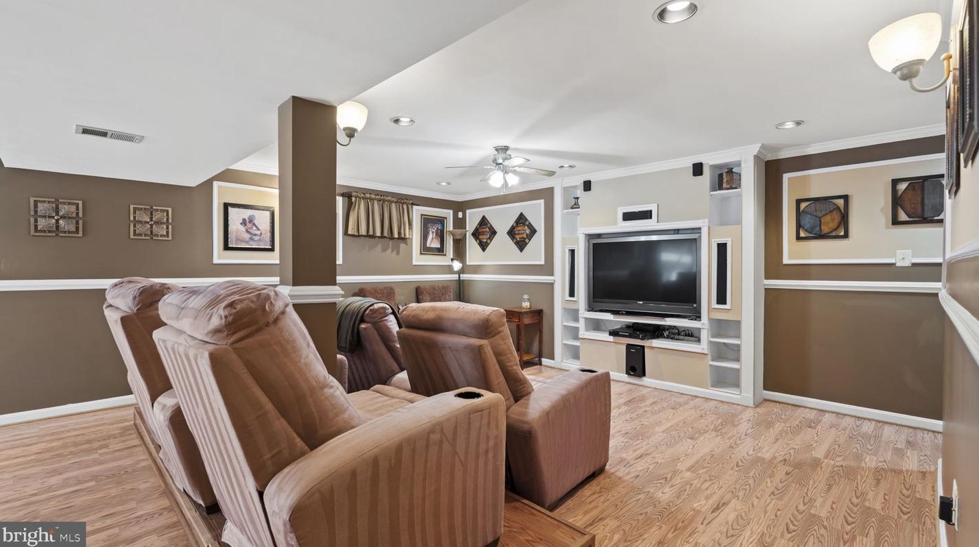 13332 Vista Forest Dr, Woodbridge VA  22192-4540 exterior