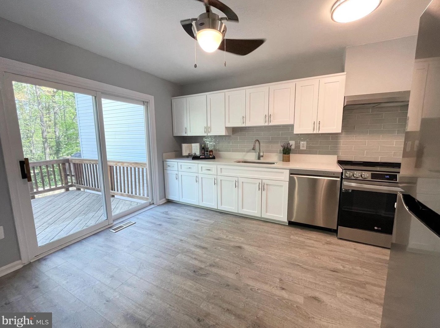 1928 Rainbow Ct, Woodbridge, VA 22192-2412