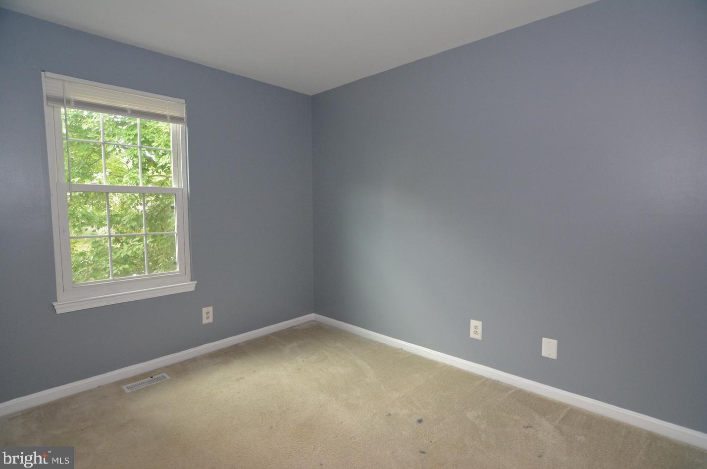 2620 Miranda Ct, Woodbridge VA  22191-5143 exterior