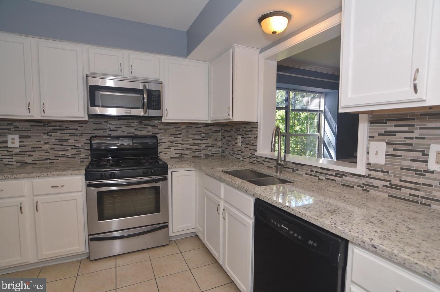 2620 Miranda Ct, Woodbridge VA  22191-5143 exterior