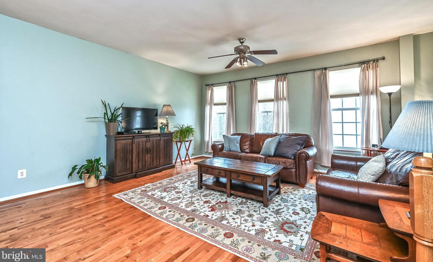 8708 Phipps Farm Way, Manassas VA  20109-4831 exterior