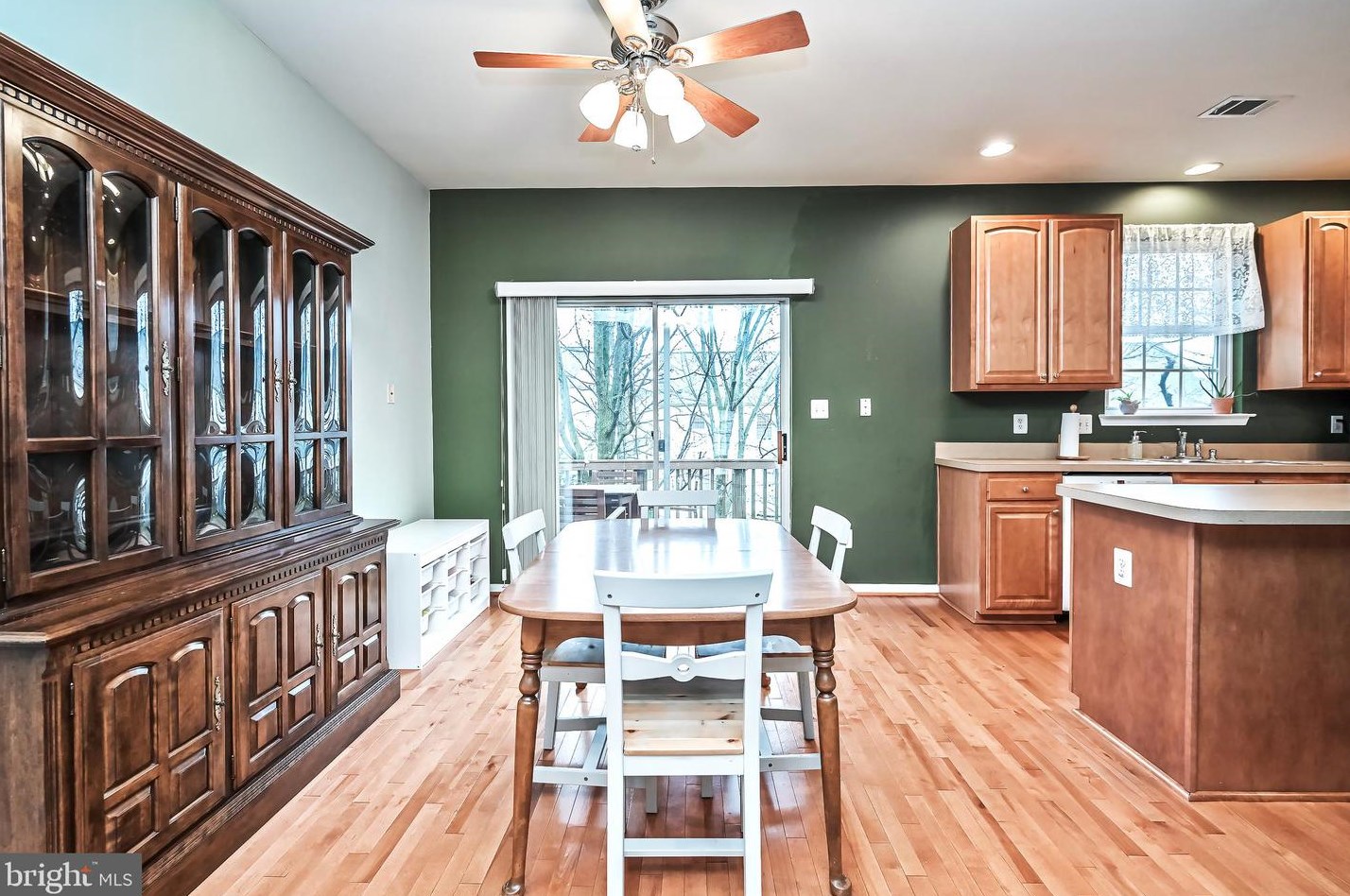 8708 Phipps Farm Way, Manassas VA  20109-4831 exterior