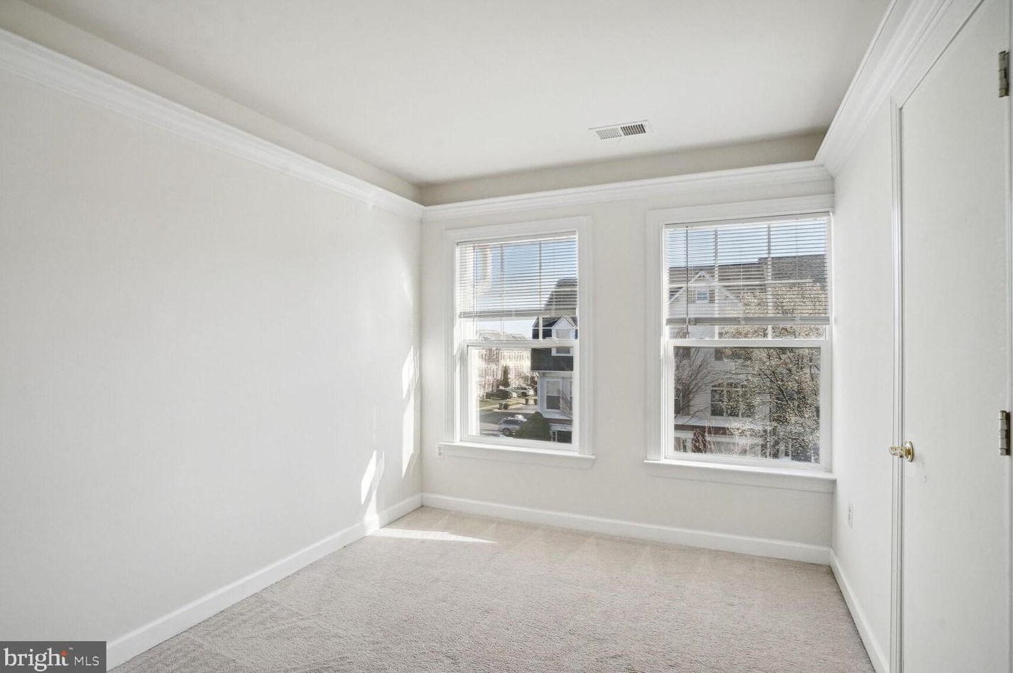 8178 Rainwater Cir, Manassas VA  20111-5231 exterior