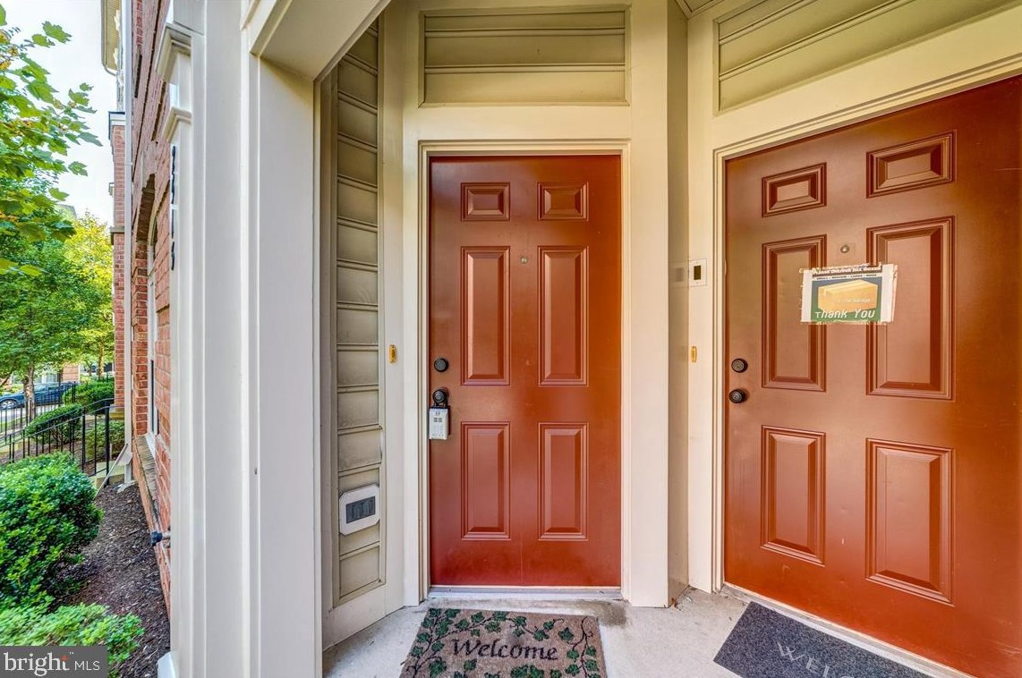 2513 Eastbourne Dr, Woodbridge VA  22191-4145 exterior