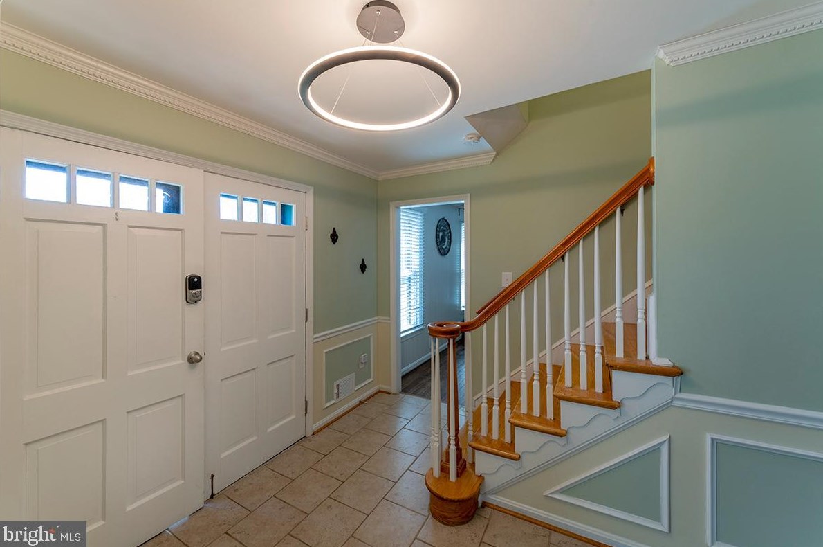 3237 Riverview Dr, Triangle VA  22172-1421 exterior