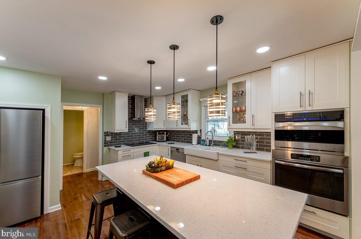 3237 Riverview Dr, Triangle VA  22172-1421 exterior