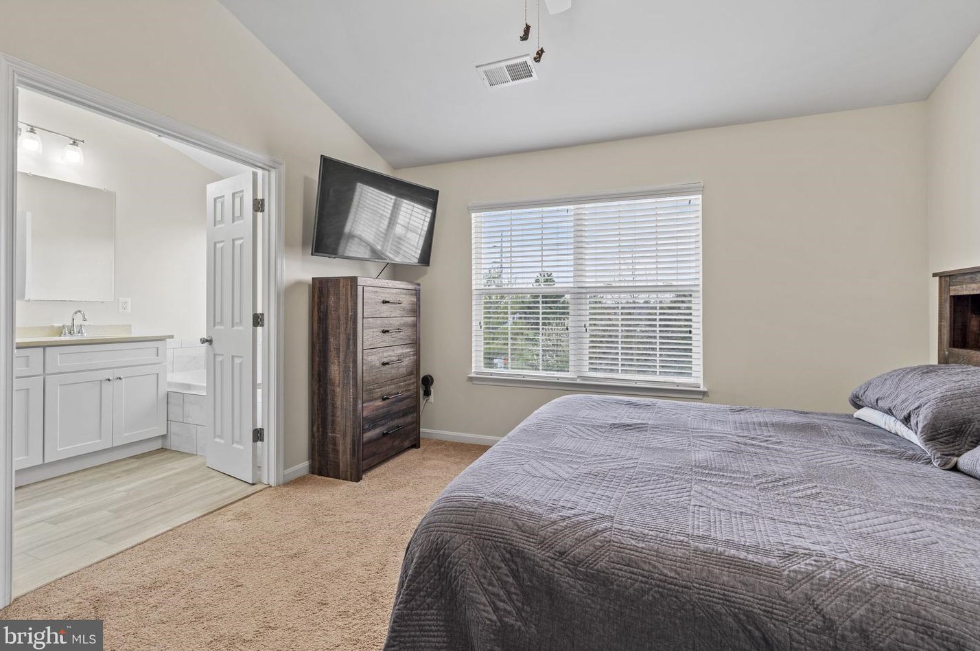 8240 Ramseur Pl, Manassas VA  20109-1905 exterior