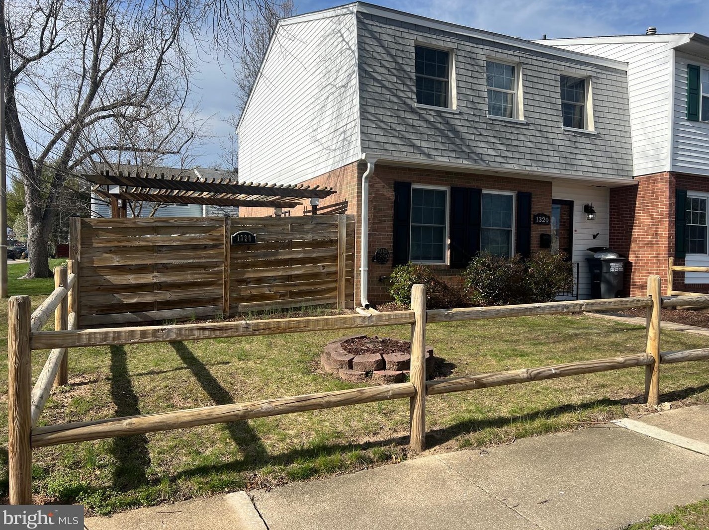 1320 Fir Ct, Woodbridge, VA 22191