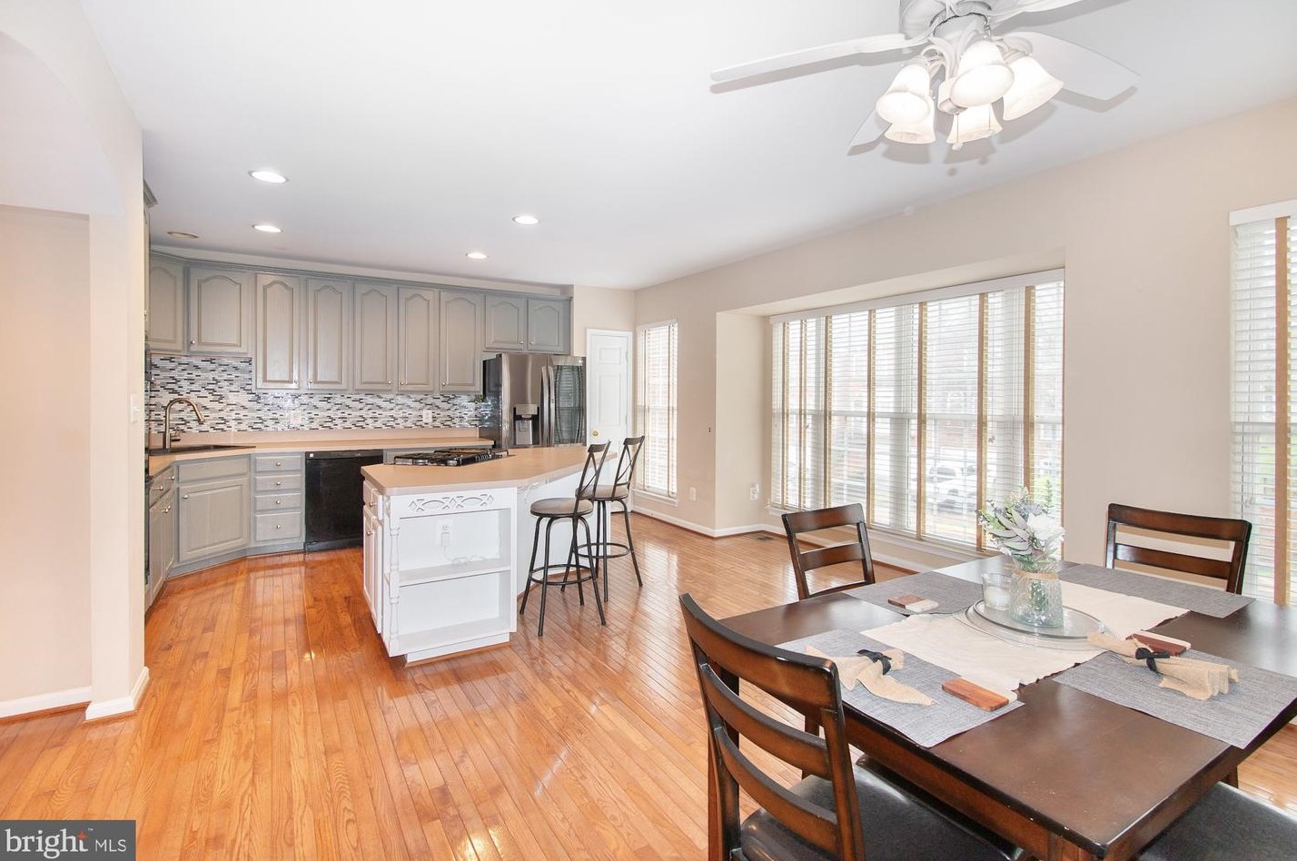 6173 Toledo Pl, Haymarket VA  20169-3273 exterior