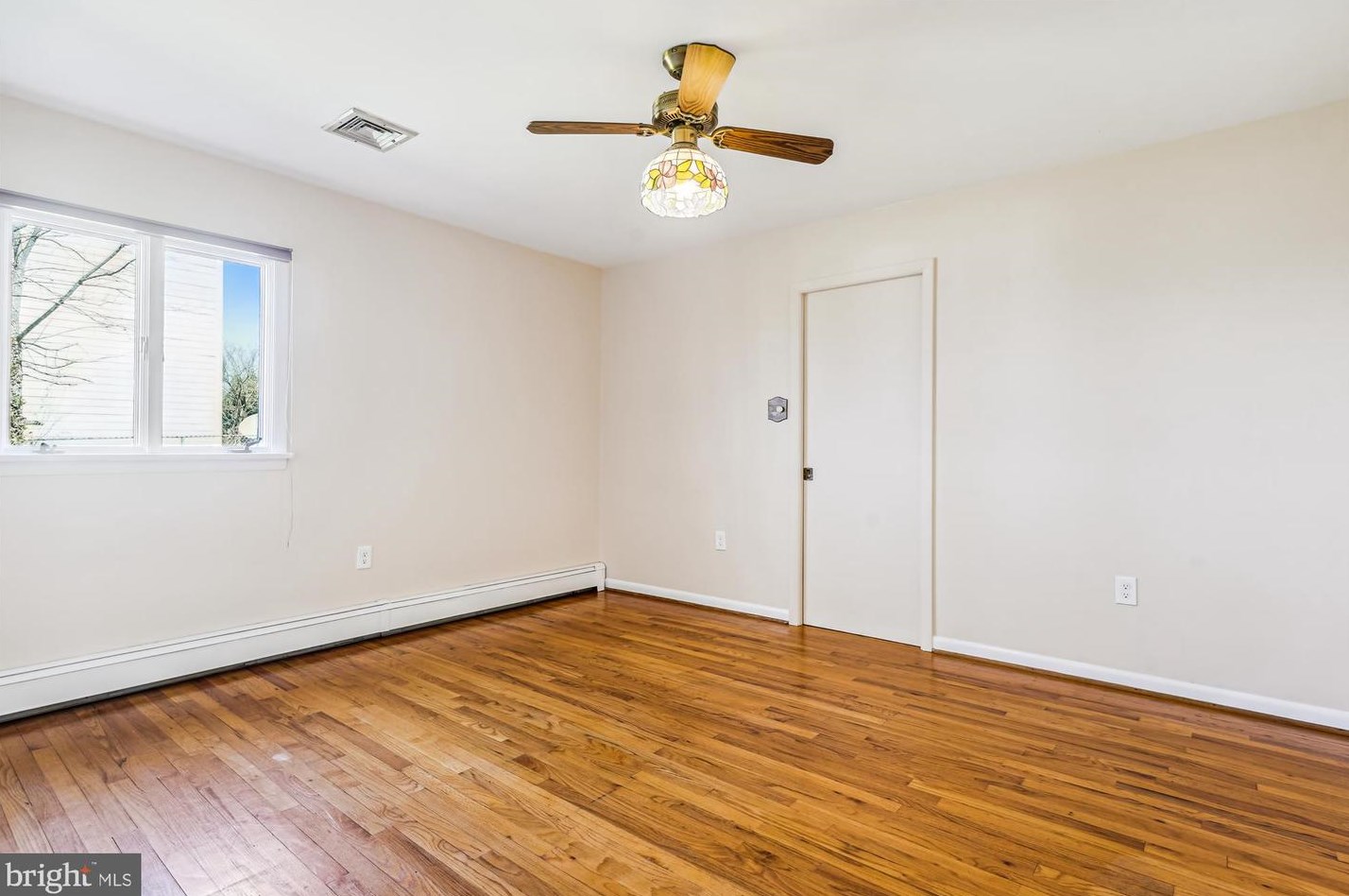 8405 Sunset Dr, Manassas VA  20110-3827 exterior