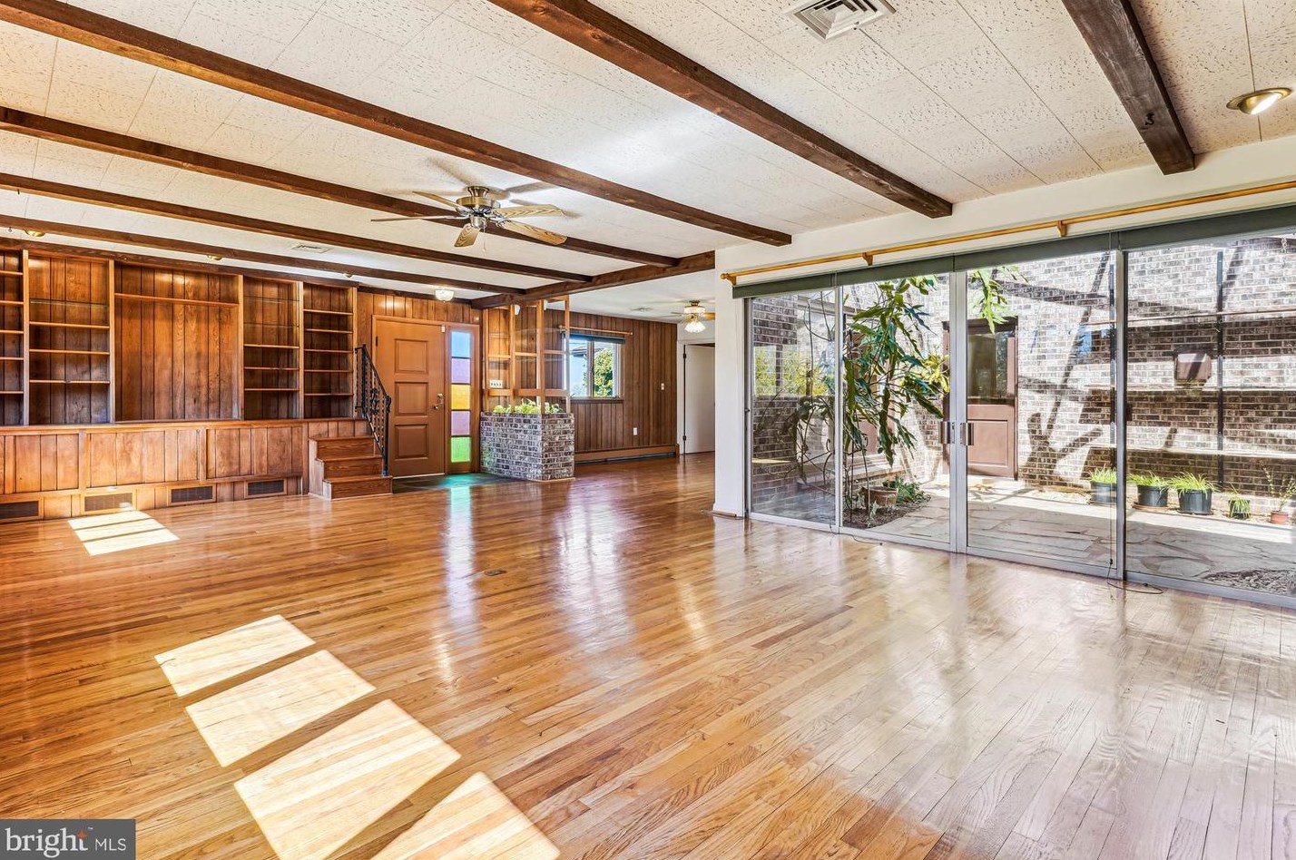 8405 Sunset Dr, Manassas VA  20110-3827 exterior