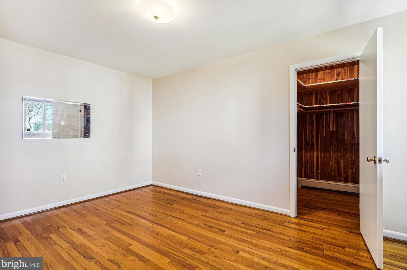 8405 Sunset Dr, Manassas VA  20110-3827 exterior