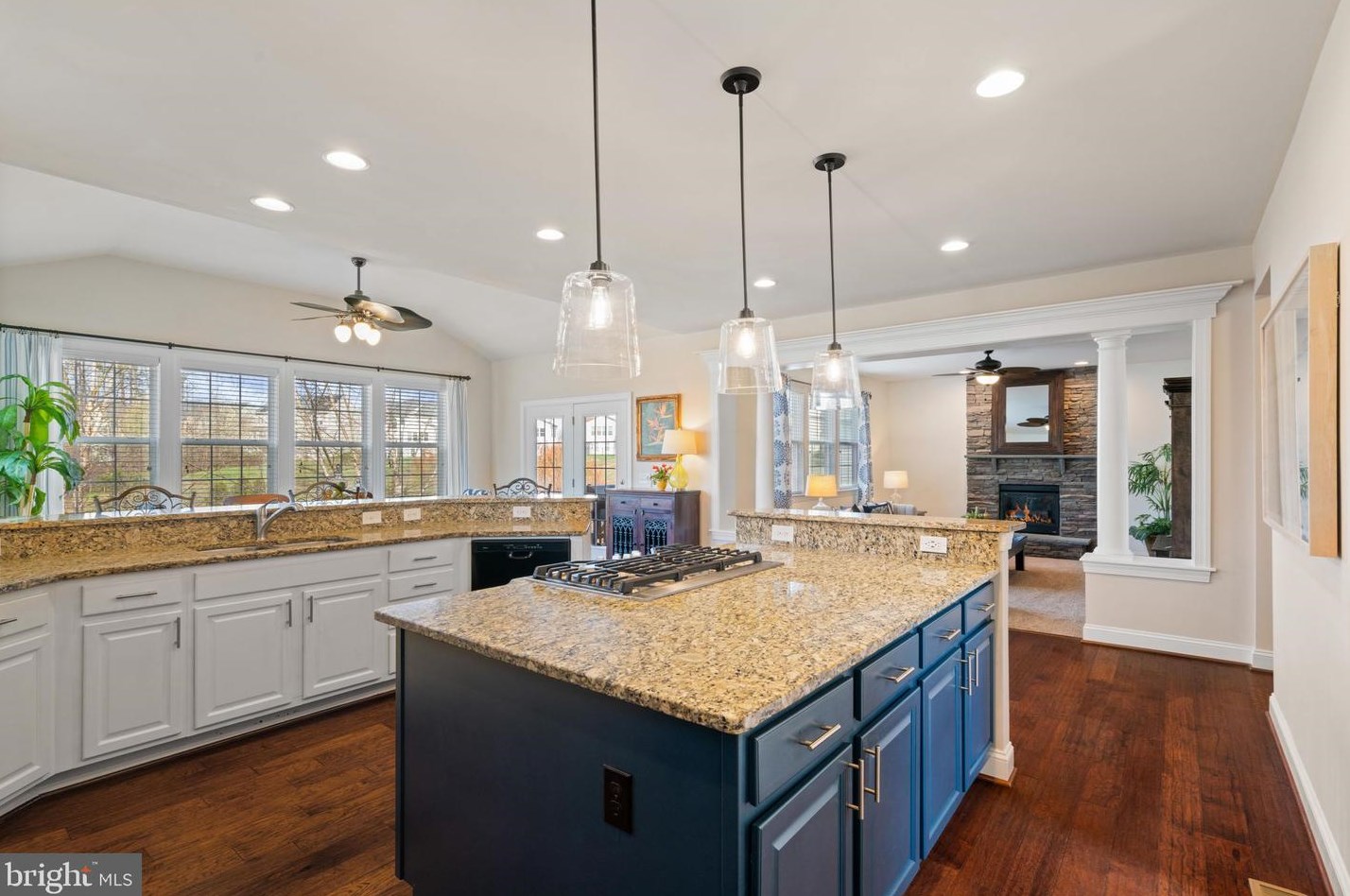 15340 Wits End Dr, Woodbridge VA  22193-5889 exterior