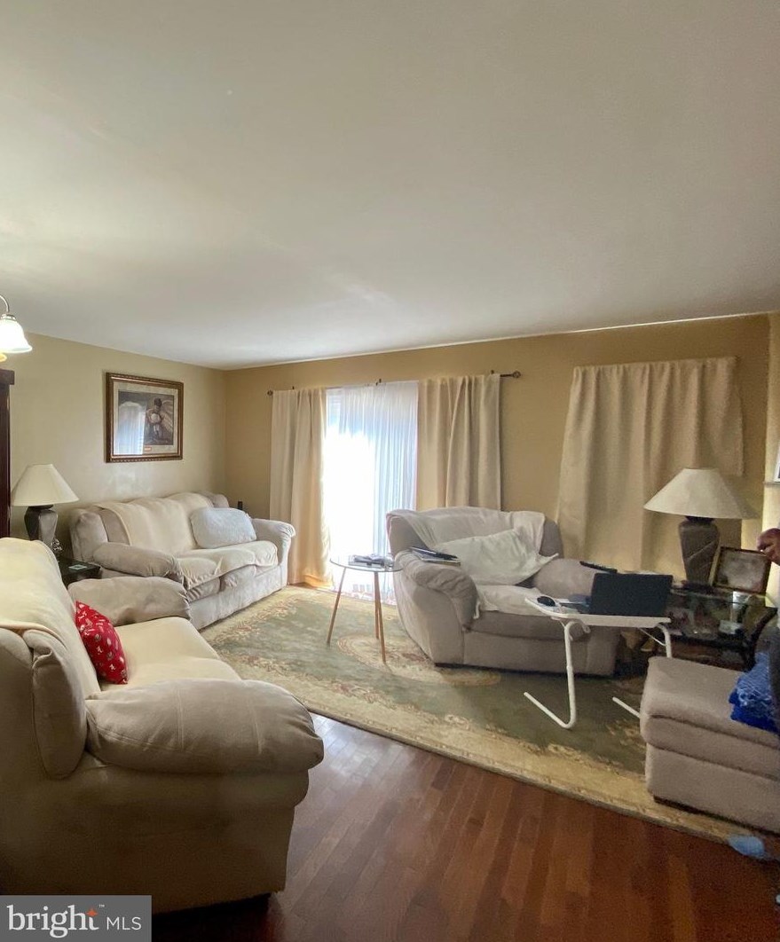 15463 Windsong Ln, Dumfries, VA 22025