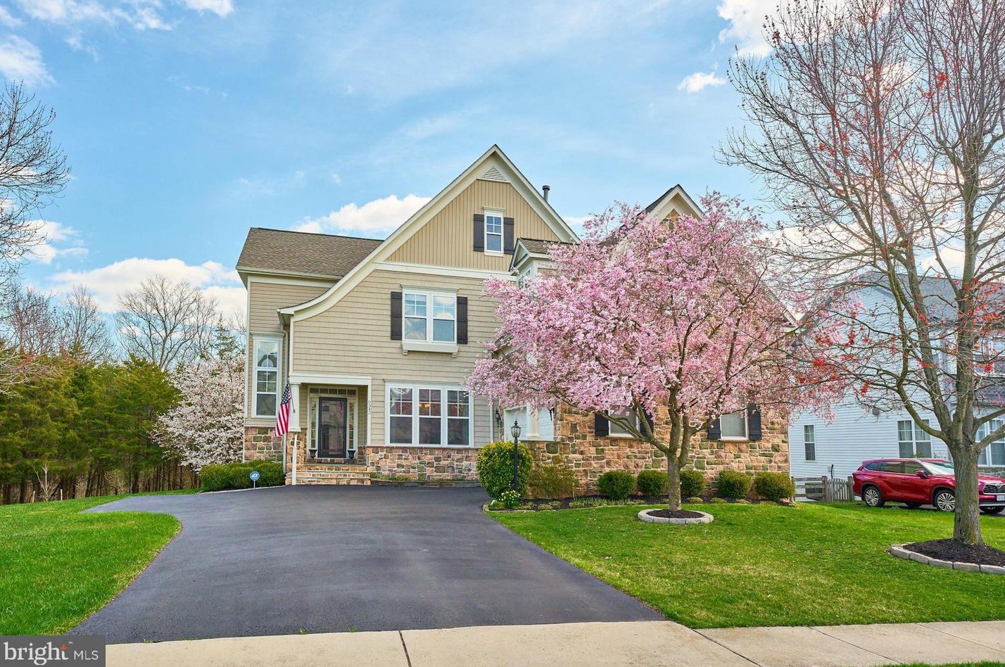 9342 Falling Water Dr, Bristow, VA 20136