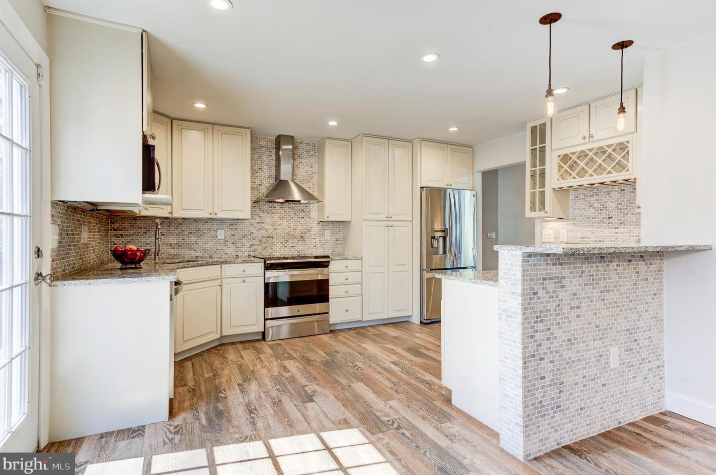 6111 Occoquan Forest Dr, Manassas VA  20112-3034 exterior