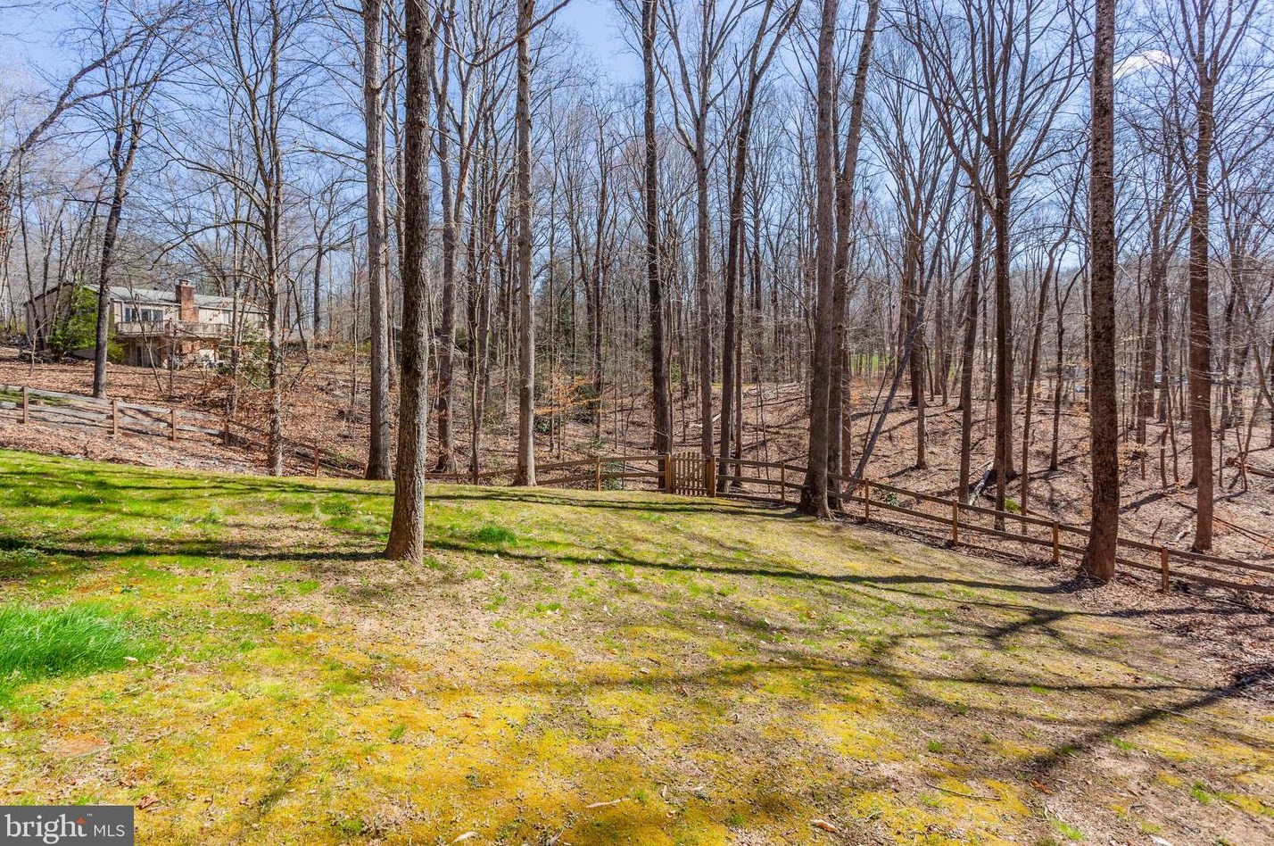 6111 Occoquan Forest Dr, Manassas VA  20112-3034 exterior