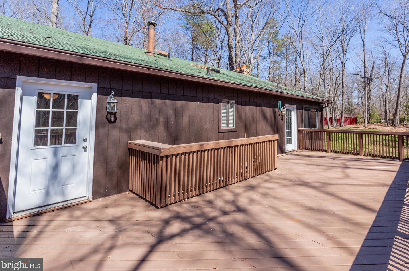 6111 Occoquan Forest Dr, Manassas VA  20112-3034 exterior
