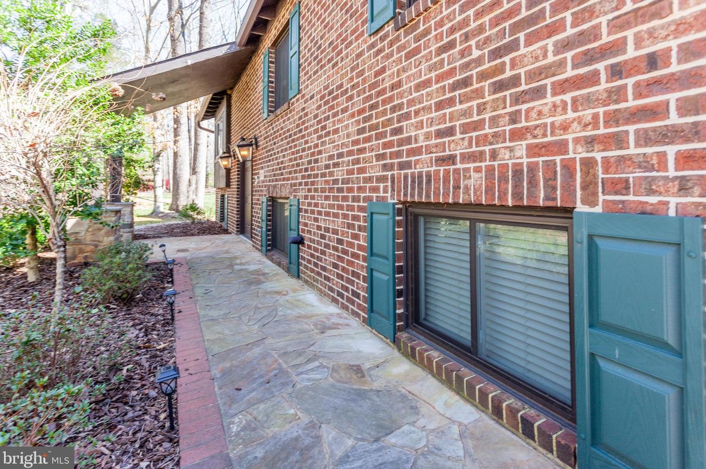 6111 Occoquan Forest Dr, Manassas VA  20112-3034 exterior