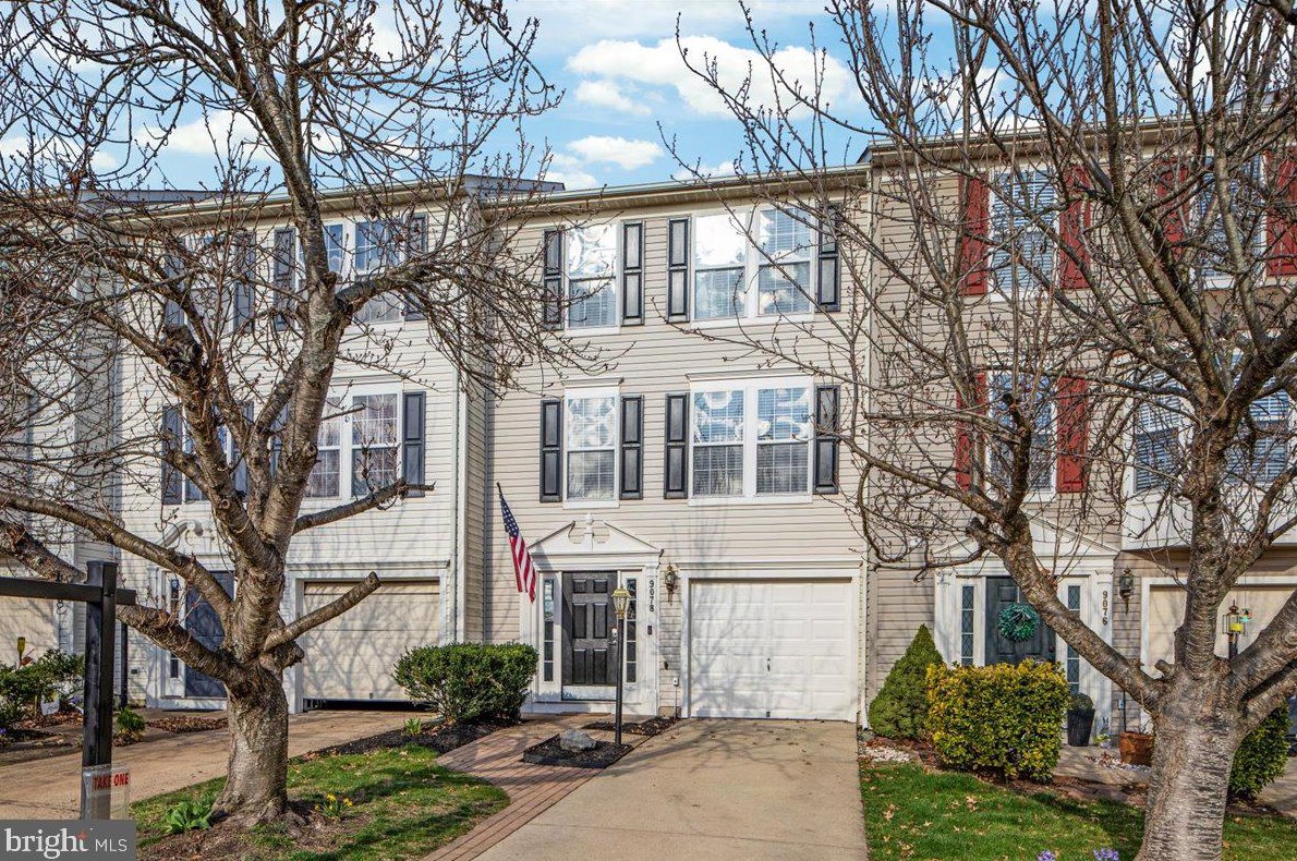 9078 Falcon Glen Ct, Bristow, VA 20136